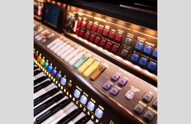 Lowrey Holiday Classic Organ, Used - All Inclusive Top Grade Package (SN:00A300 60902 50577) - Image 11